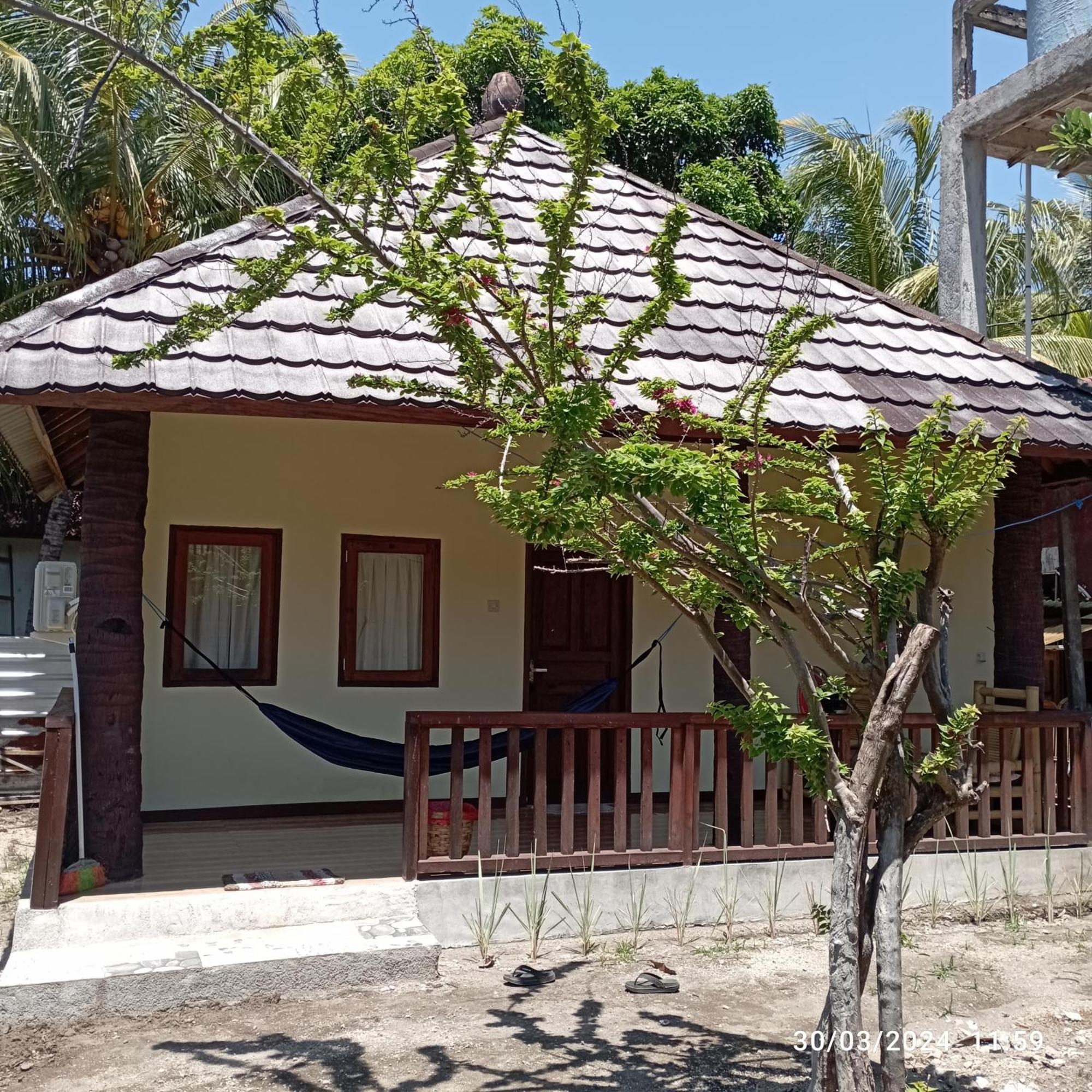 Tangga Bungalows Gili Air Exterior photo