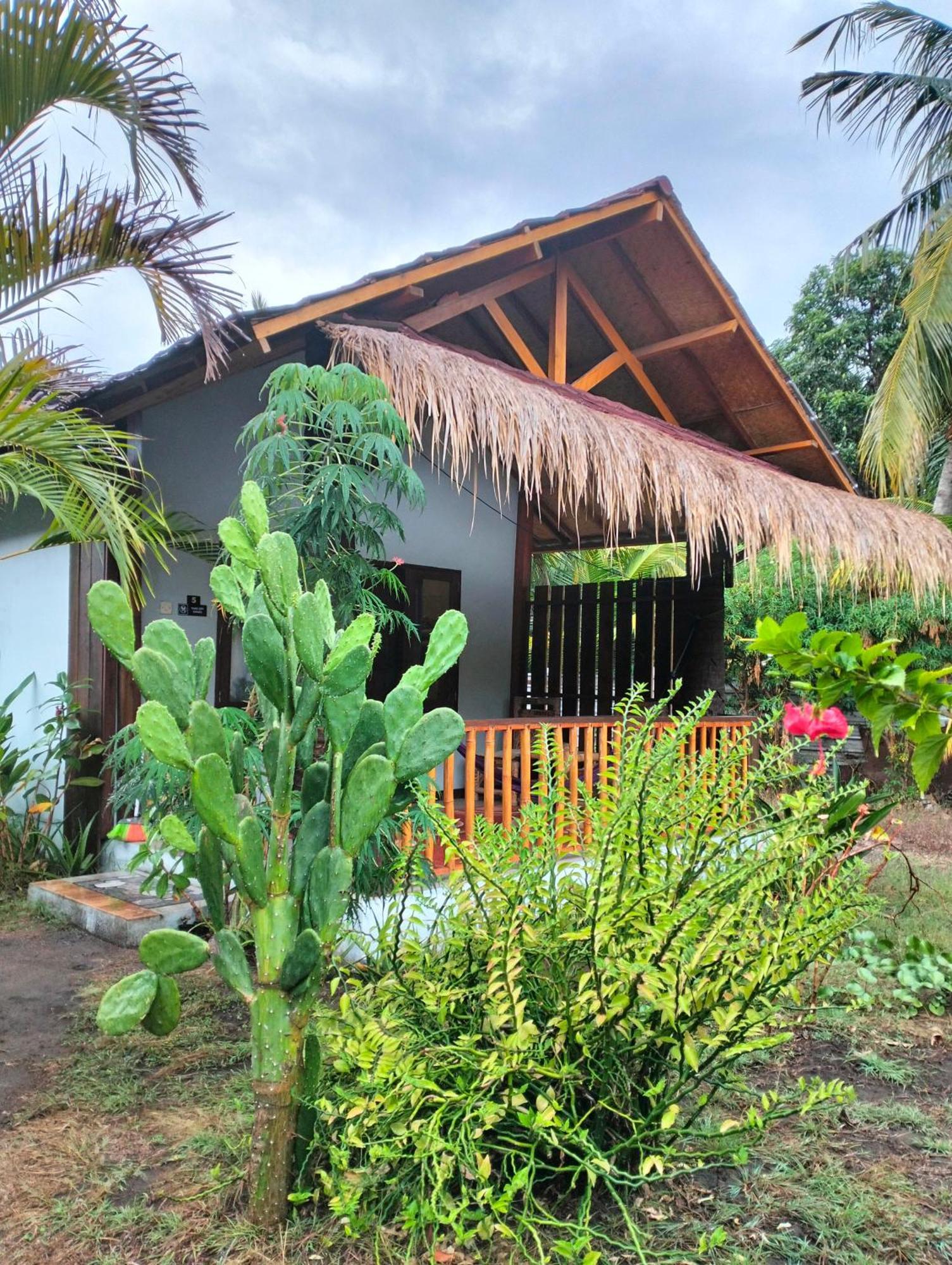 Tangga Bungalows Gili Air Exterior photo